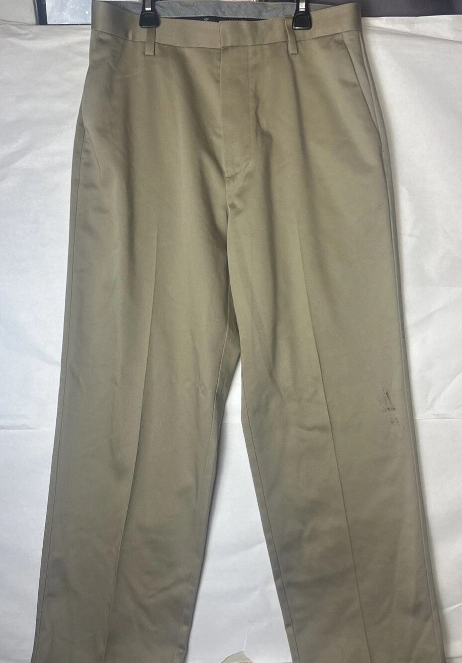 Dockers Go Khaki Beige Classic Fit Straight Leg Pants 31X30